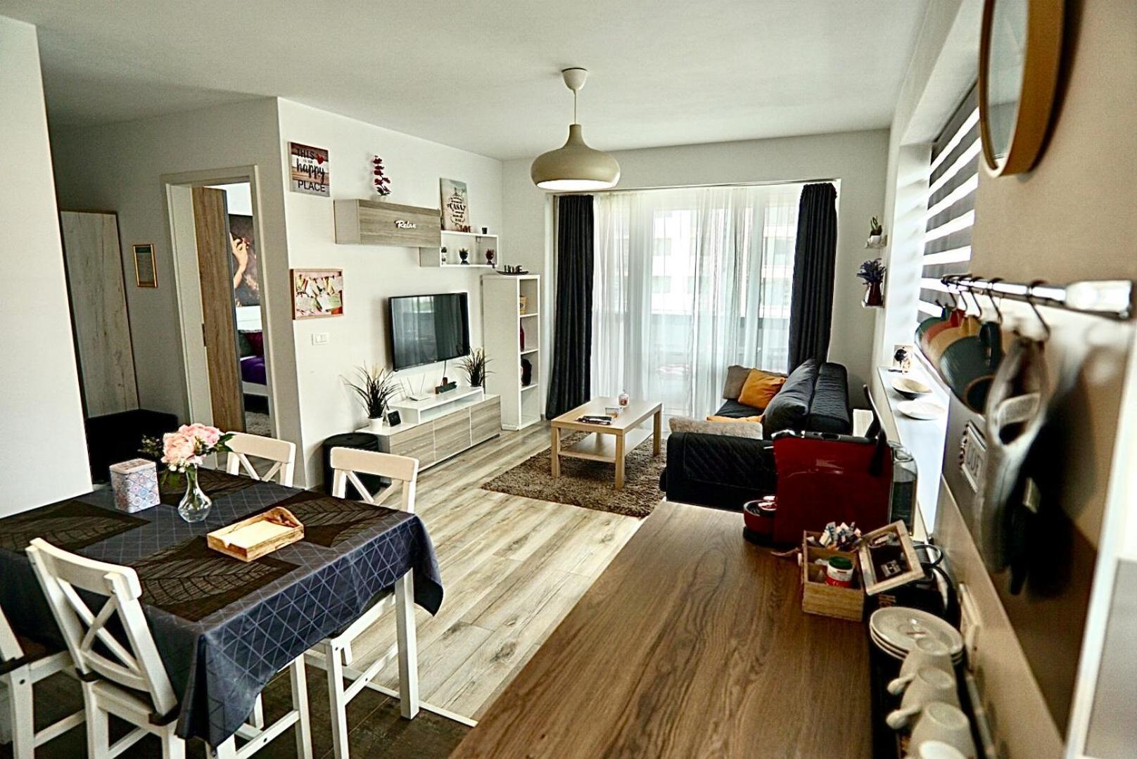 Apartment Relaxing Coresi Place